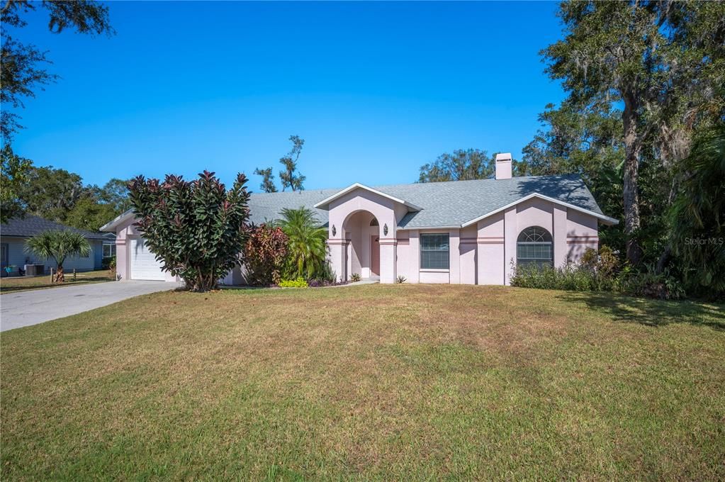 For Sale: $425,000 (3 beds, 2 baths, 2562 Square Feet)