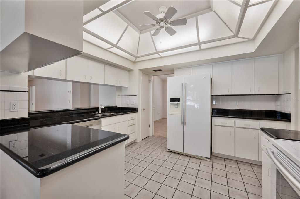 For Sale: $425,000 (3 beds, 2 baths, 2562 Square Feet)