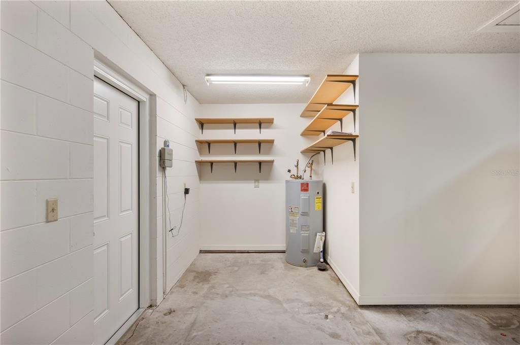 For Sale: $425,000 (3 beds, 2 baths, 2562 Square Feet)