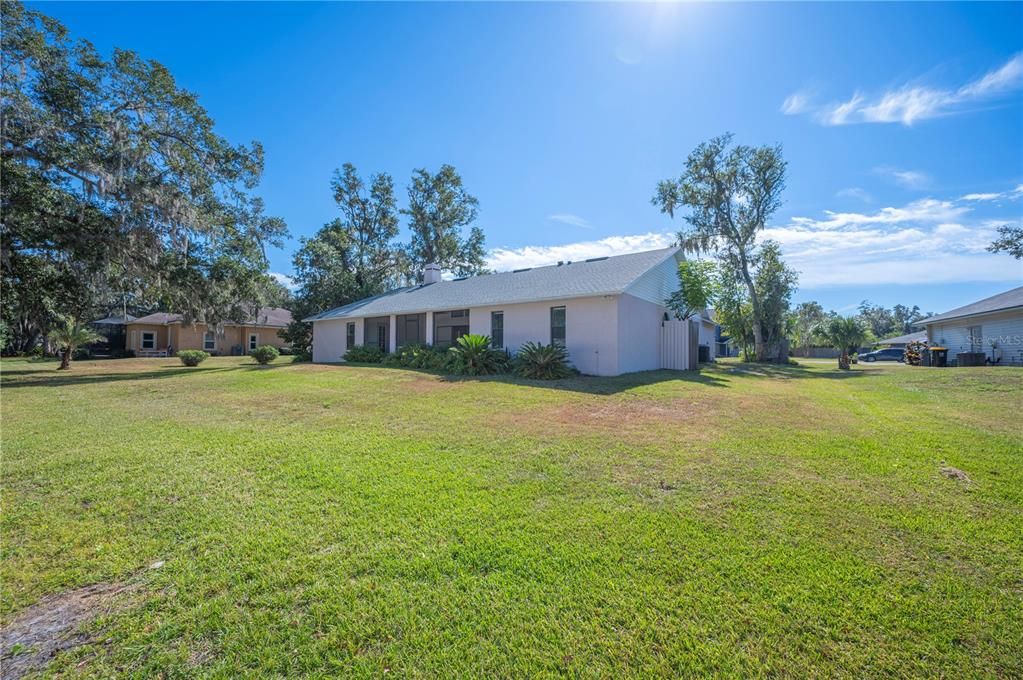 For Sale: $425,000 (3 beds, 2 baths, 2562 Square Feet)