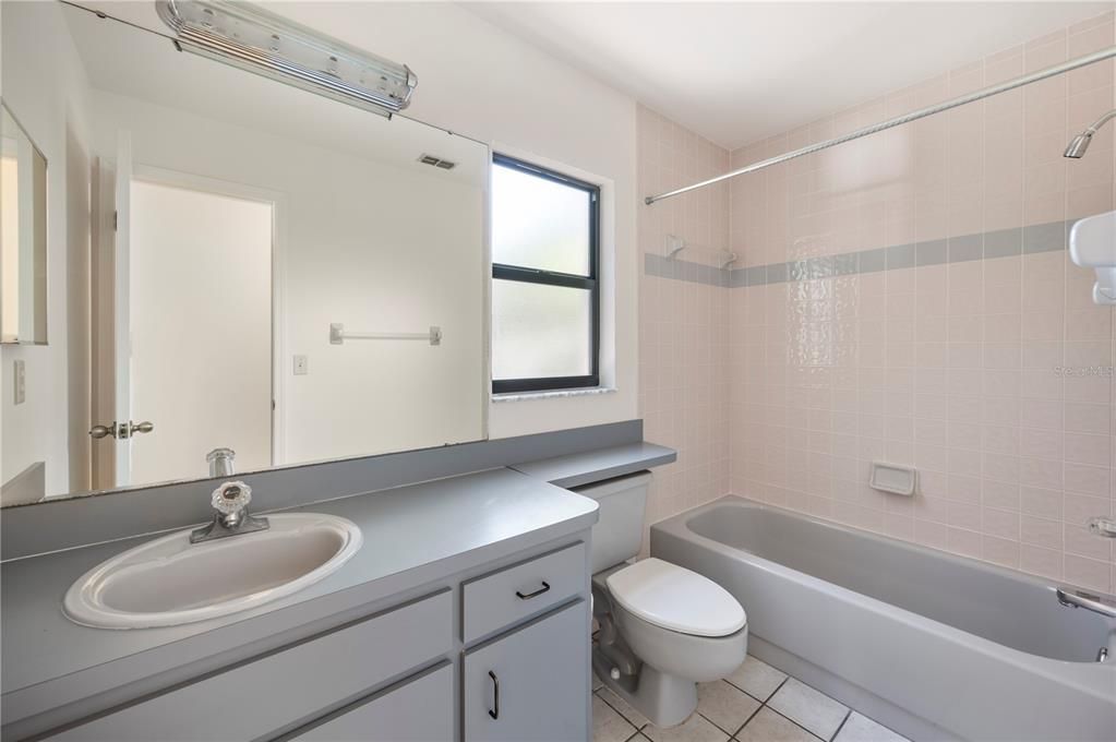 For Sale: $425,000 (3 beds, 2 baths, 2562 Square Feet)