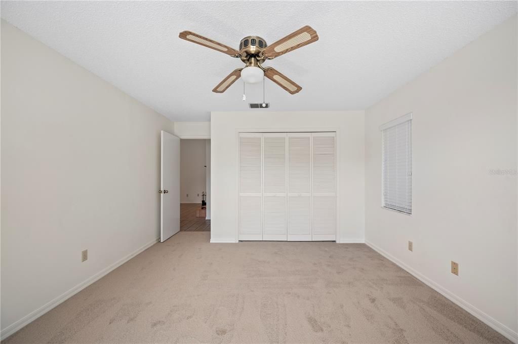 For Sale: $425,000 (3 beds, 2 baths, 2562 Square Feet)