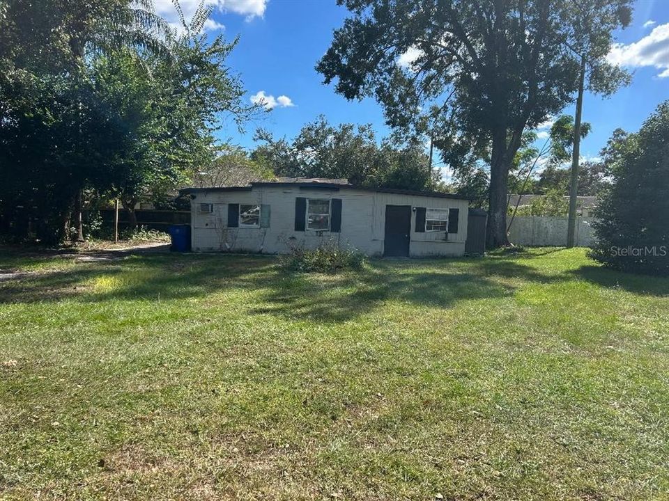 Recently Sold: $189,000 (2 beds, 1 baths, 735 Square Feet)