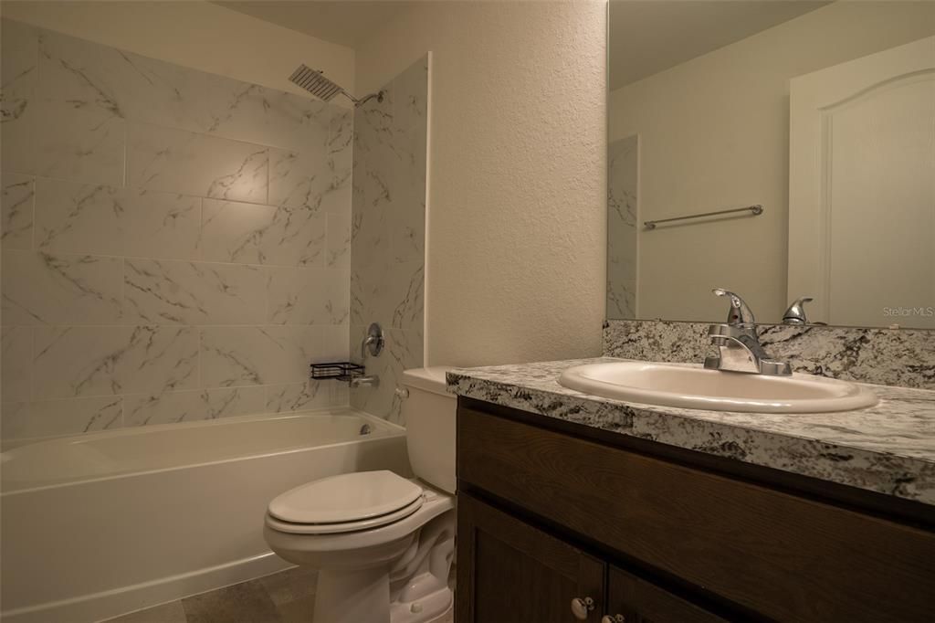 待售: $389,900 (4 贝兹, 3 浴室, 2226 平方英尺)