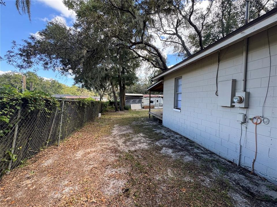 Active With Contract: $295,000 (3 beds, 2 baths, 1064 Square Feet)