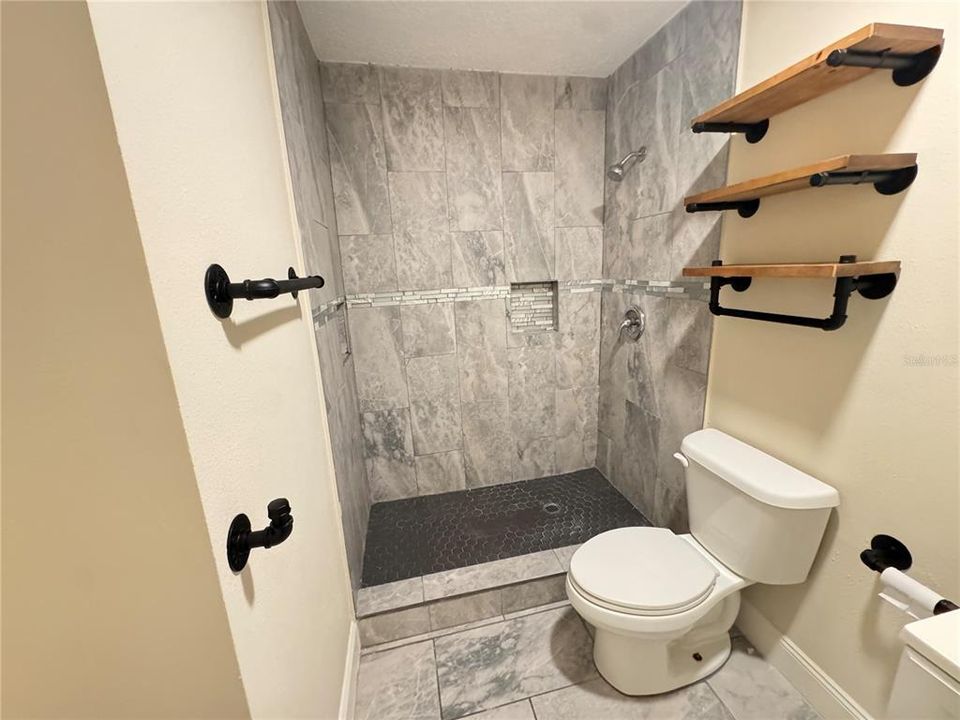 Active With Contract: $295,000 (3 beds, 2 baths, 1064 Square Feet)