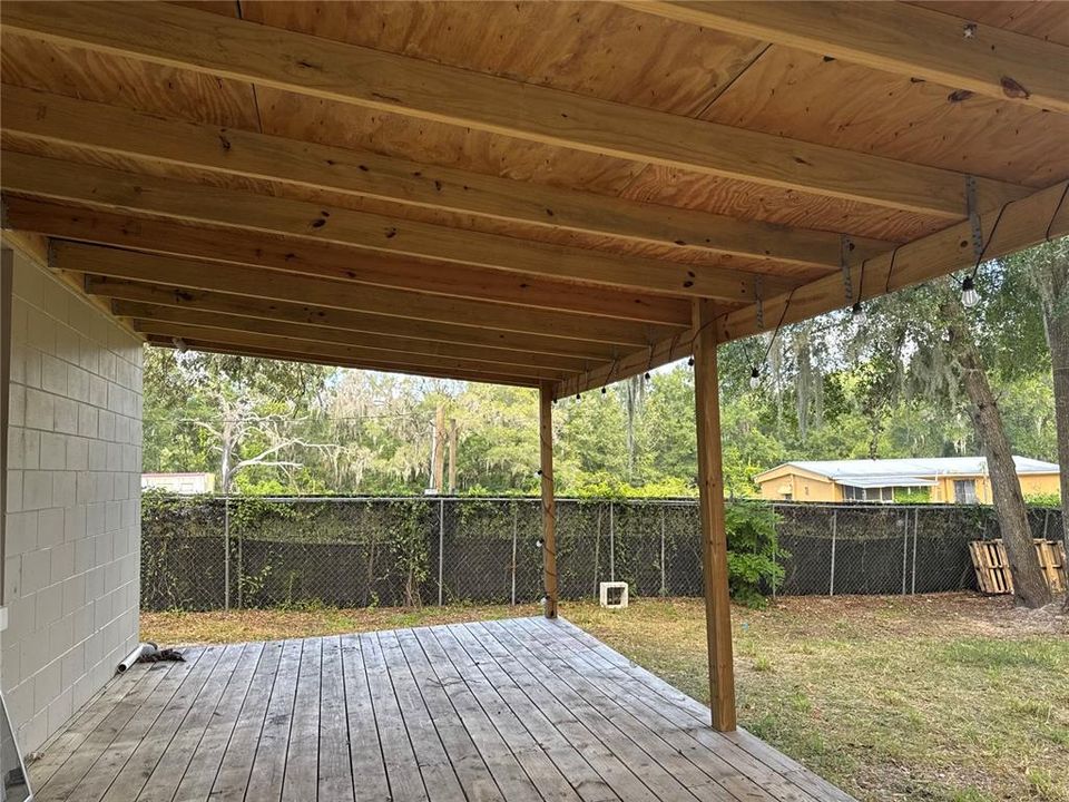 Active With Contract: $295,000 (3 beds, 2 baths, 1064 Square Feet)