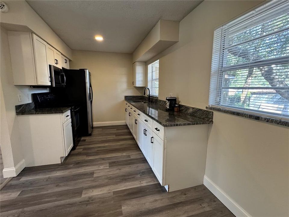 Active With Contract: $295,000 (3 beds, 2 baths, 1064 Square Feet)