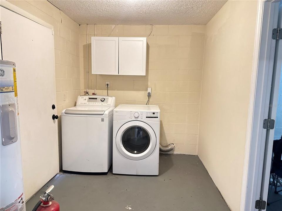 Active With Contract: $295,000 (3 beds, 2 baths, 1064 Square Feet)