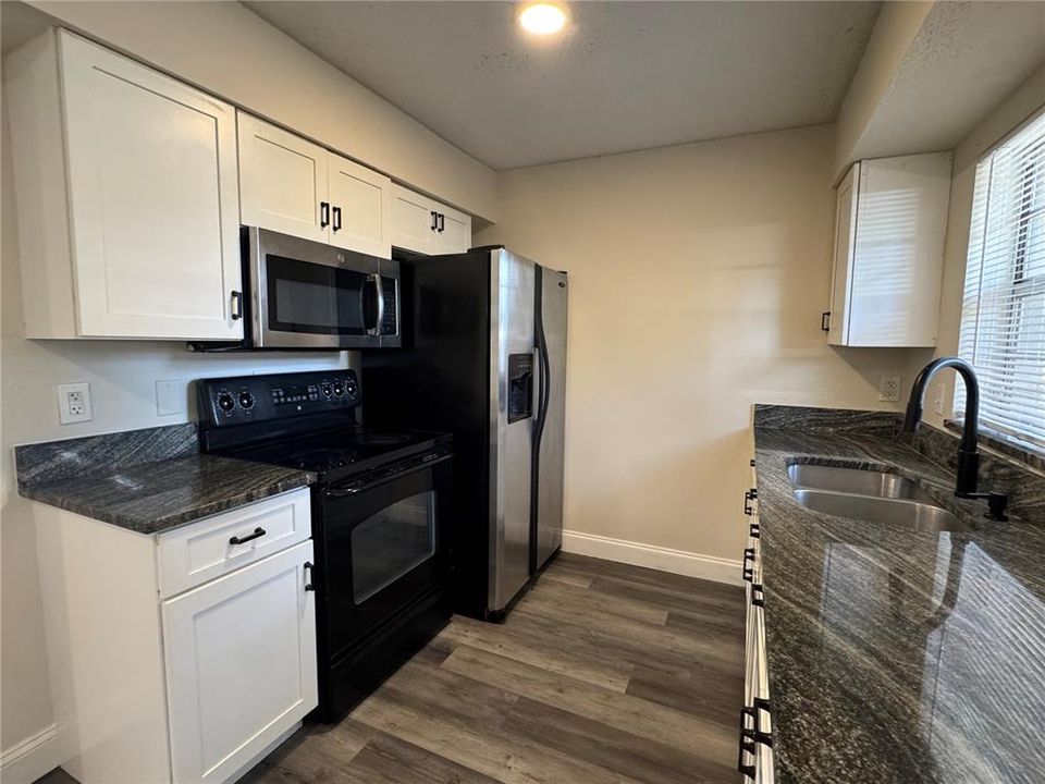 Active With Contract: $295,000 (3 beds, 2 baths, 1064 Square Feet)