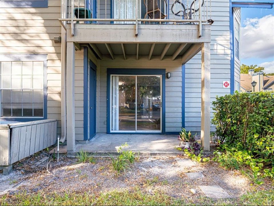 Active With Contract: $195,500 (2 beds, 2 baths, 998 Square Feet)