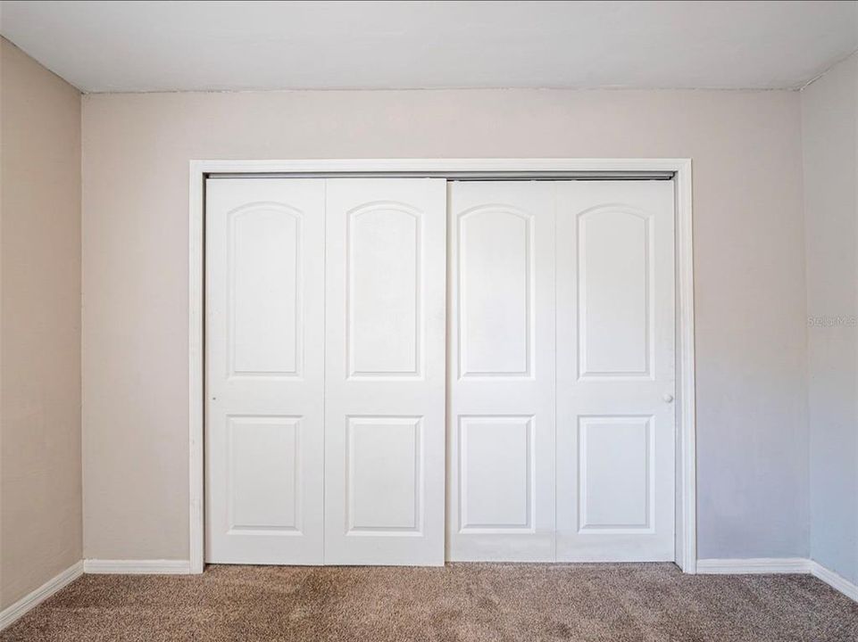 Active With Contract: $195,500 (2 beds, 2 baths, 998 Square Feet)