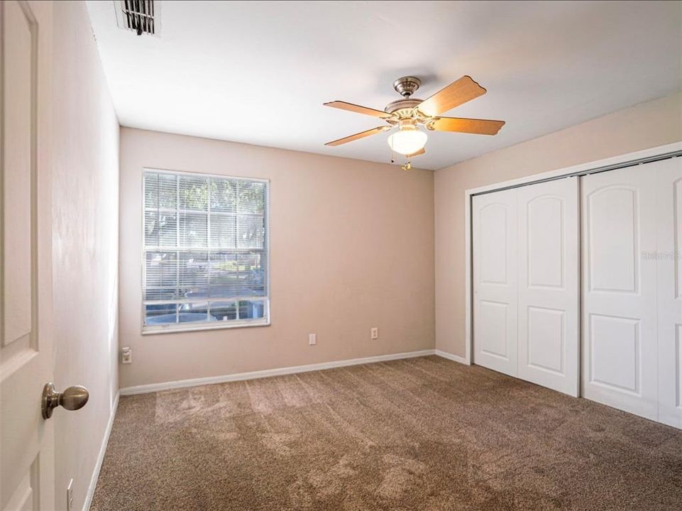 Active With Contract: $195,500 (2 beds, 2 baths, 998 Square Feet)