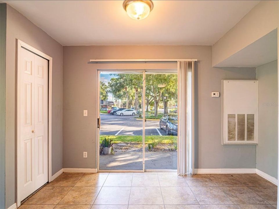 Active With Contract: $195,500 (2 beds, 2 baths, 998 Square Feet)