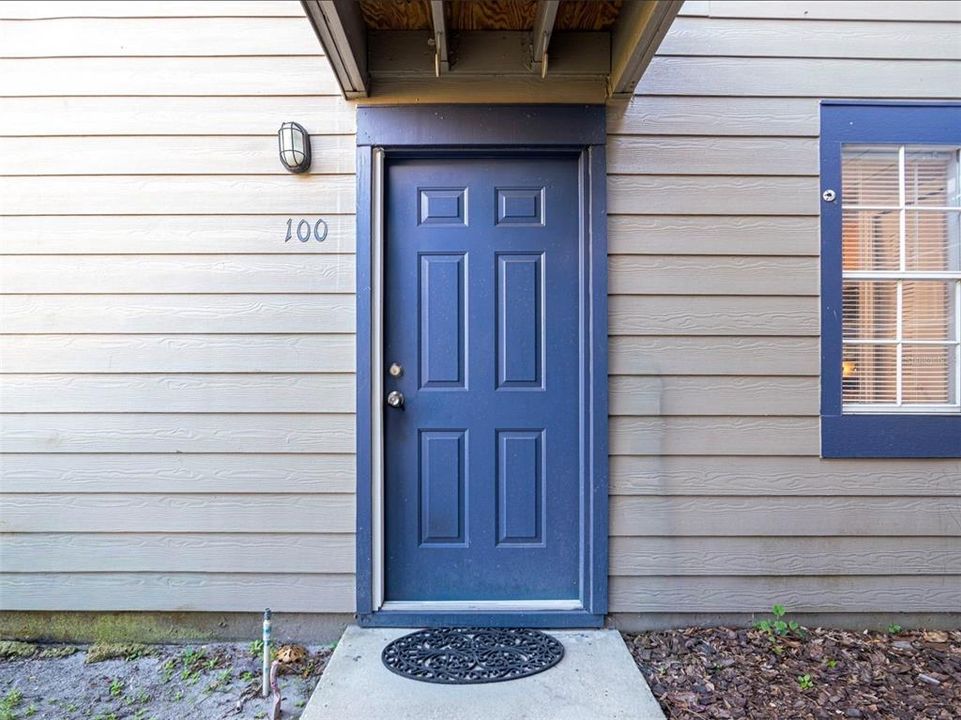 Active With Contract: $195,500 (2 beds, 2 baths, 998 Square Feet)