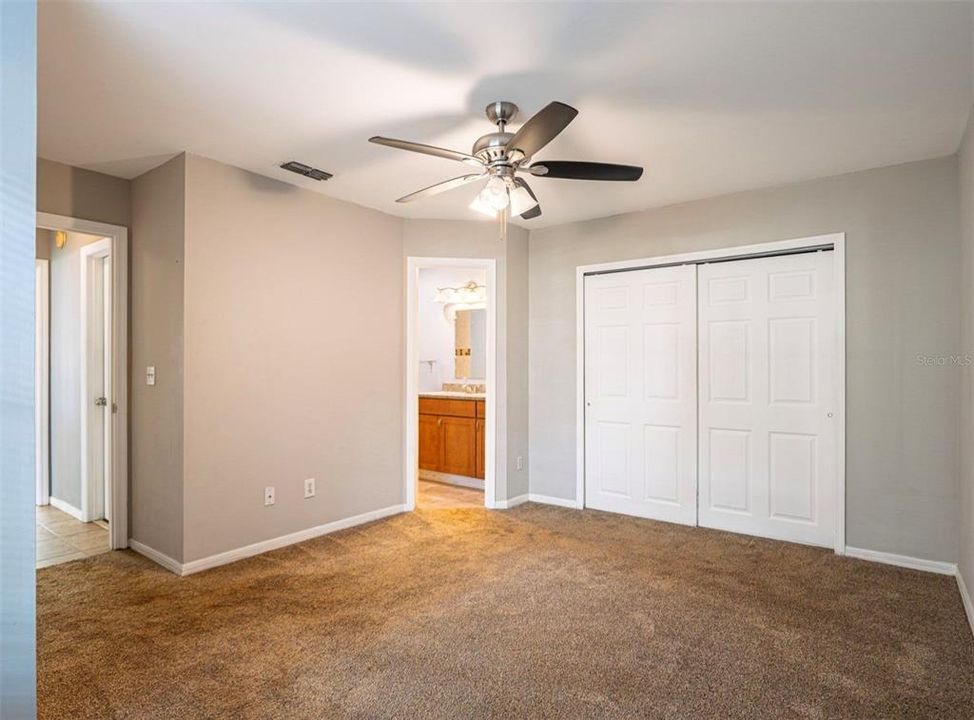 Active With Contract: $195,500 (2 beds, 2 baths, 998 Square Feet)