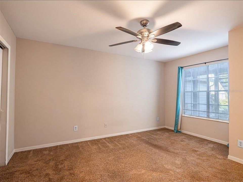 Active With Contract: $195,500 (2 beds, 2 baths, 998 Square Feet)