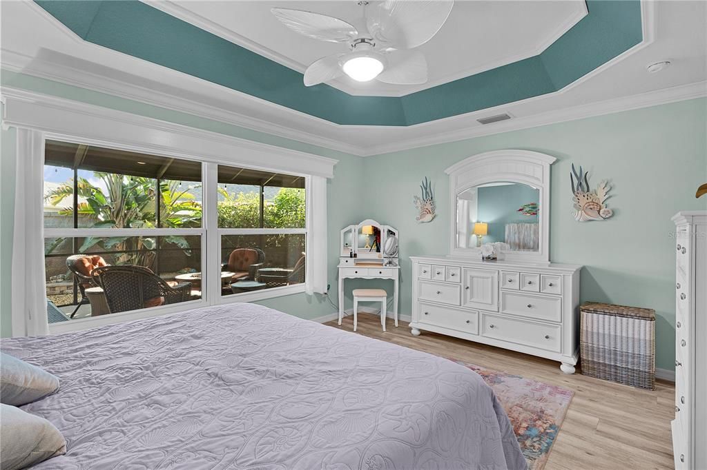 合同活跃: $550,000 (3 贝兹, 2 浴室, 1700 平方英尺)