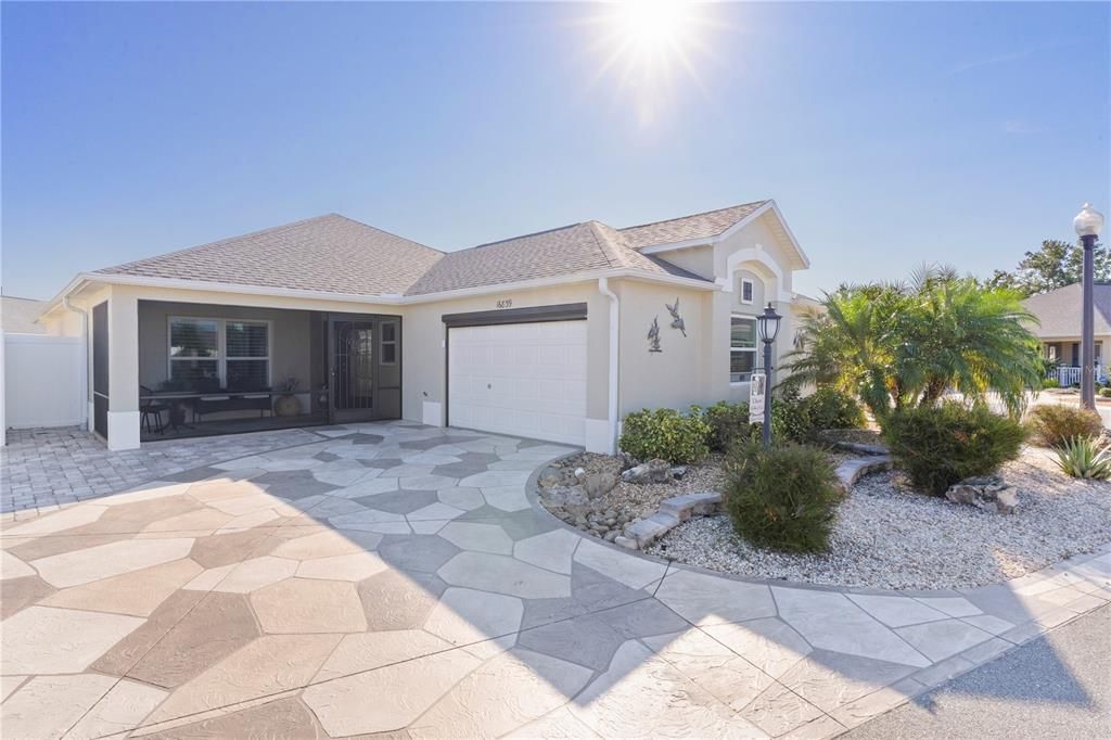 合同活跃: $550,000 (3 贝兹, 2 浴室, 1700 平方英尺)