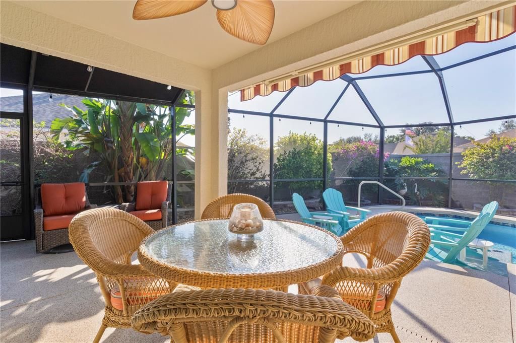 合同活跃: $550,000 (3 贝兹, 2 浴室, 1700 平方英尺)