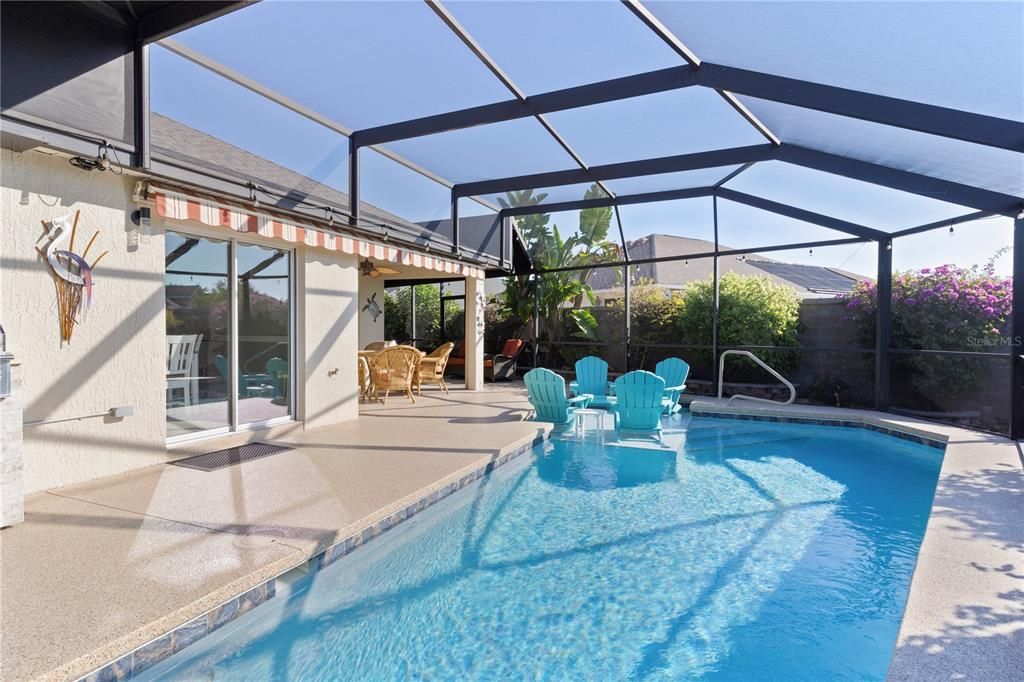 合同活跃: $550,000 (3 贝兹, 2 浴室, 1700 平方英尺)