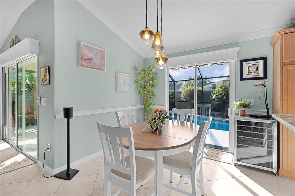 合同活跃: $550,000 (3 贝兹, 2 浴室, 1700 平方英尺)