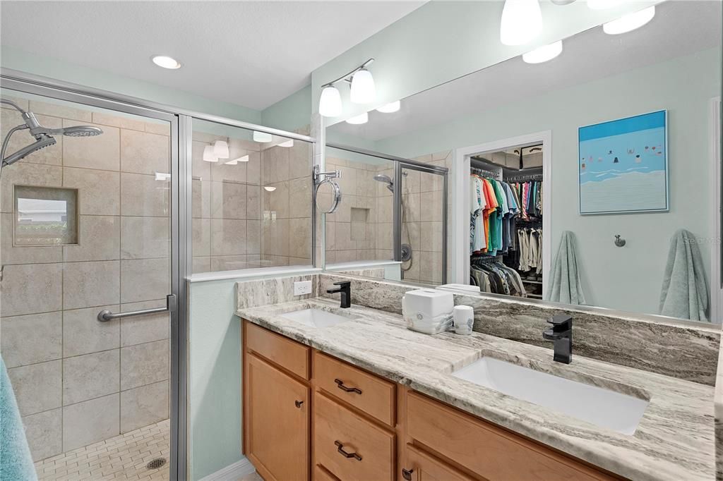 合同活跃: $550,000 (3 贝兹, 2 浴室, 1700 平方英尺)