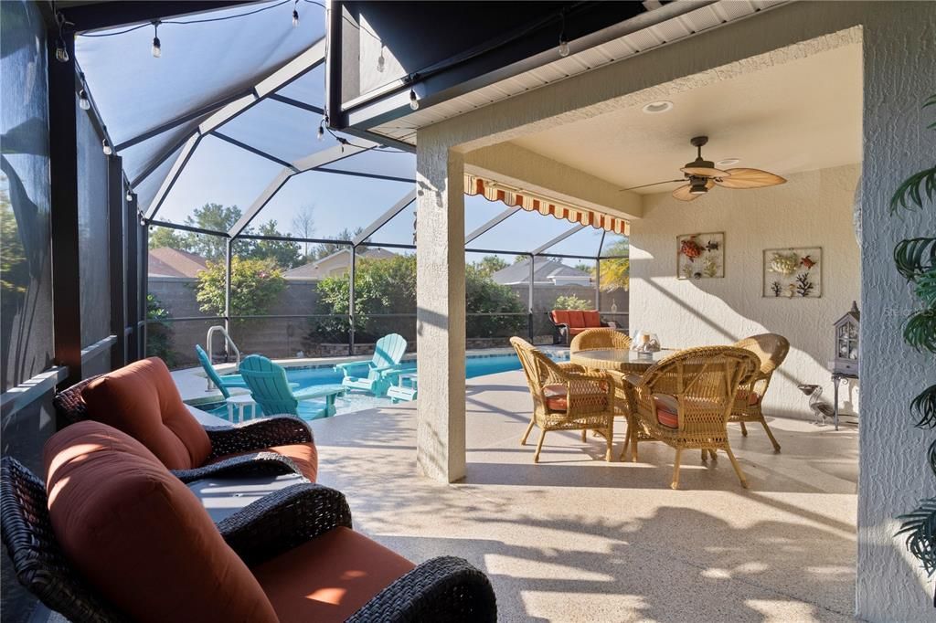 合同活跃: $550,000 (3 贝兹, 2 浴室, 1700 平方英尺)