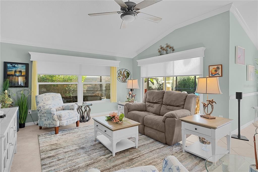 合同活跃: $550,000 (3 贝兹, 2 浴室, 1700 平方英尺)