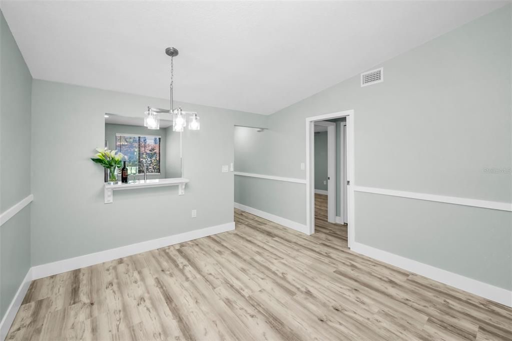 En Venta: $265,000 (2 camas, 2 baños, 900 Pies cuadrados)