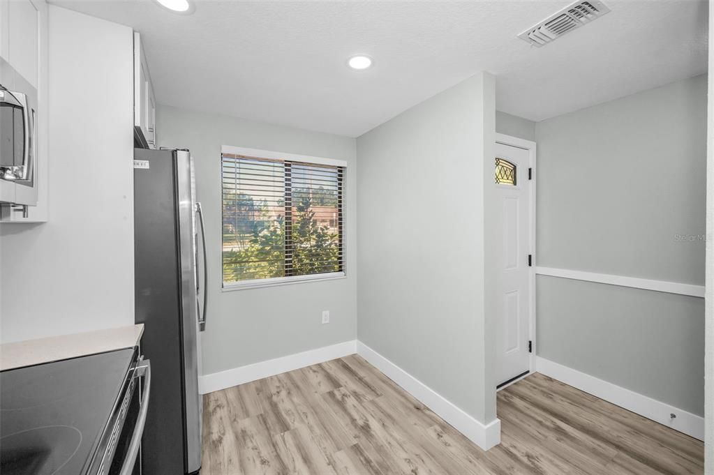 En Venta: $265,000 (2 camas, 2 baños, 900 Pies cuadrados)