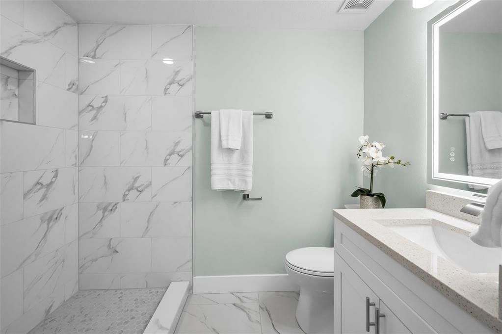 En Venta: $265,000 (2 camas, 2 baños, 900 Pies cuadrados)