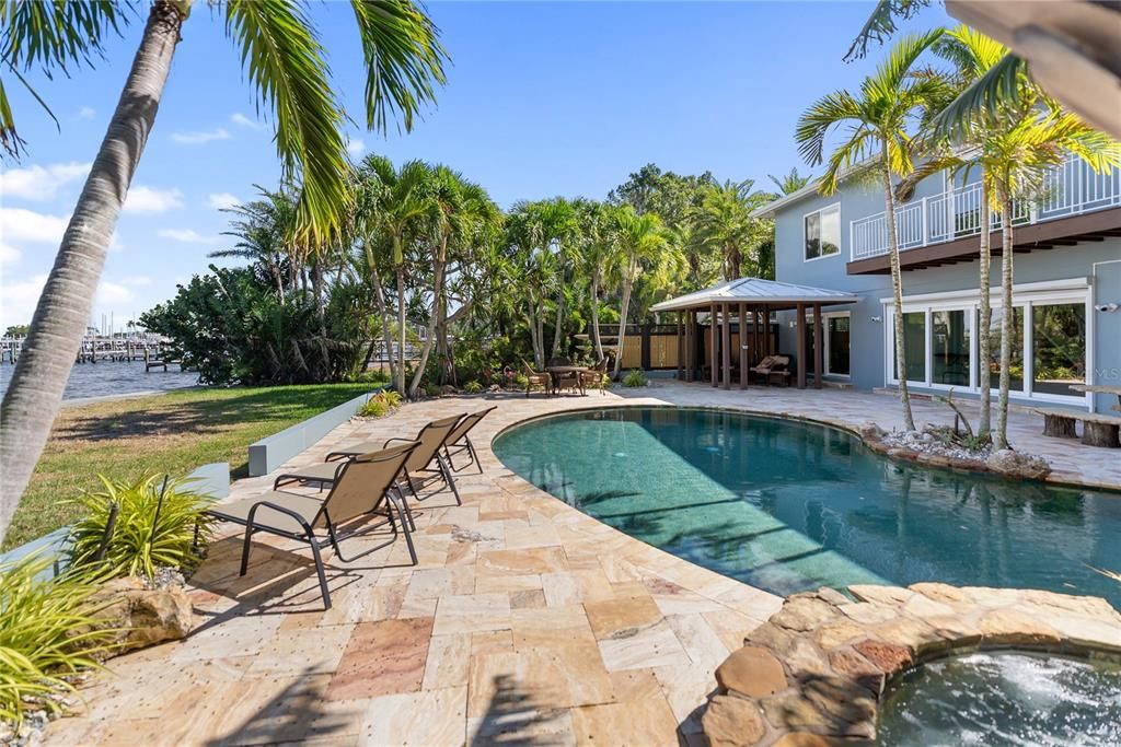 En Venta: $2,900,000 (4 camas, 3 baños, 4452 Pies cuadrados)