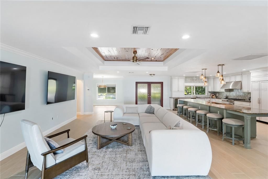 En Venta: $2,900,000 (4 camas, 3 baños, 4452 Pies cuadrados)