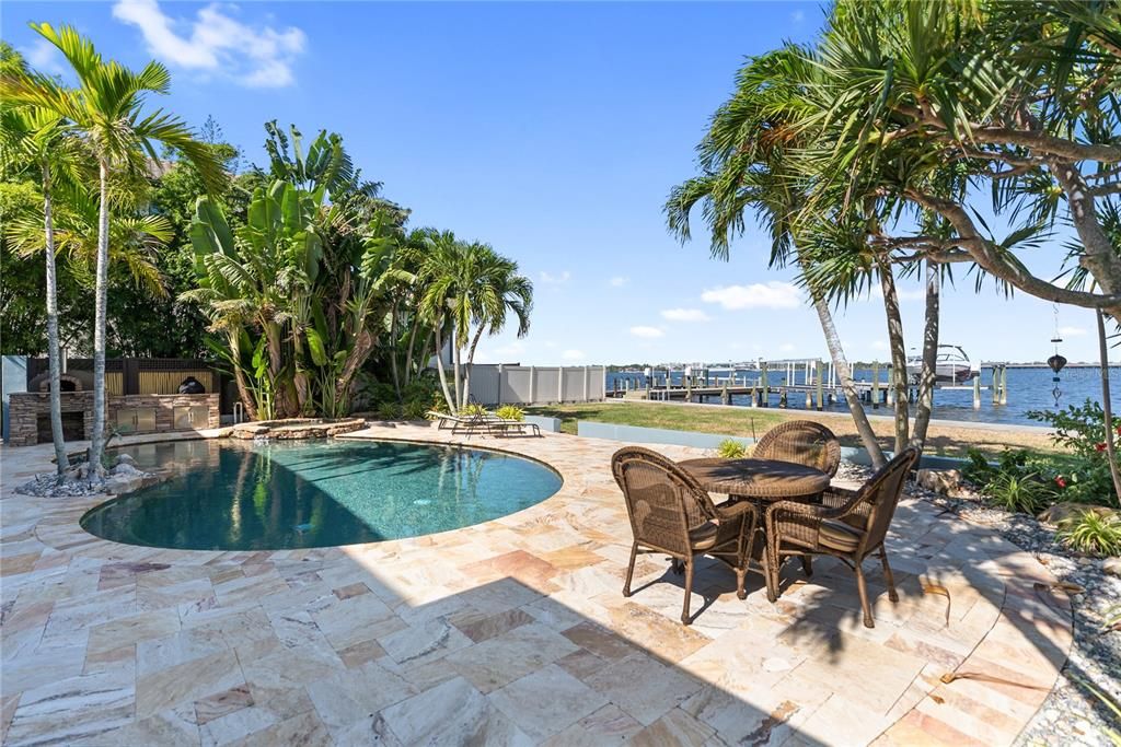 En Venta: $2,900,000 (4 camas, 3 baños, 4452 Pies cuadrados)