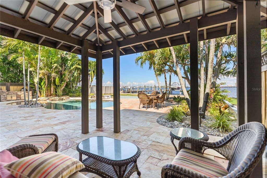 En Venta: $2,900,000 (4 camas, 3 baños, 4452 Pies cuadrados)