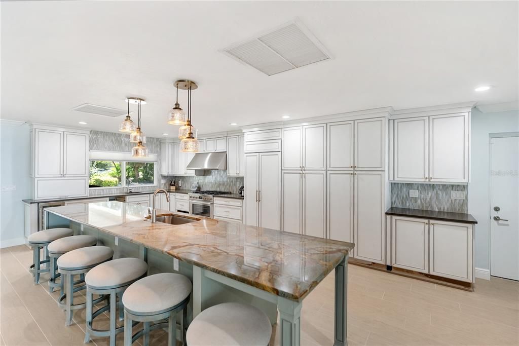 En Venta: $2,900,000 (4 camas, 3 baños, 4452 Pies cuadrados)