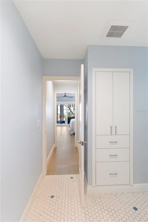 En Venta: $2,900,000 (4 camas, 3 baños, 4452 Pies cuadrados)