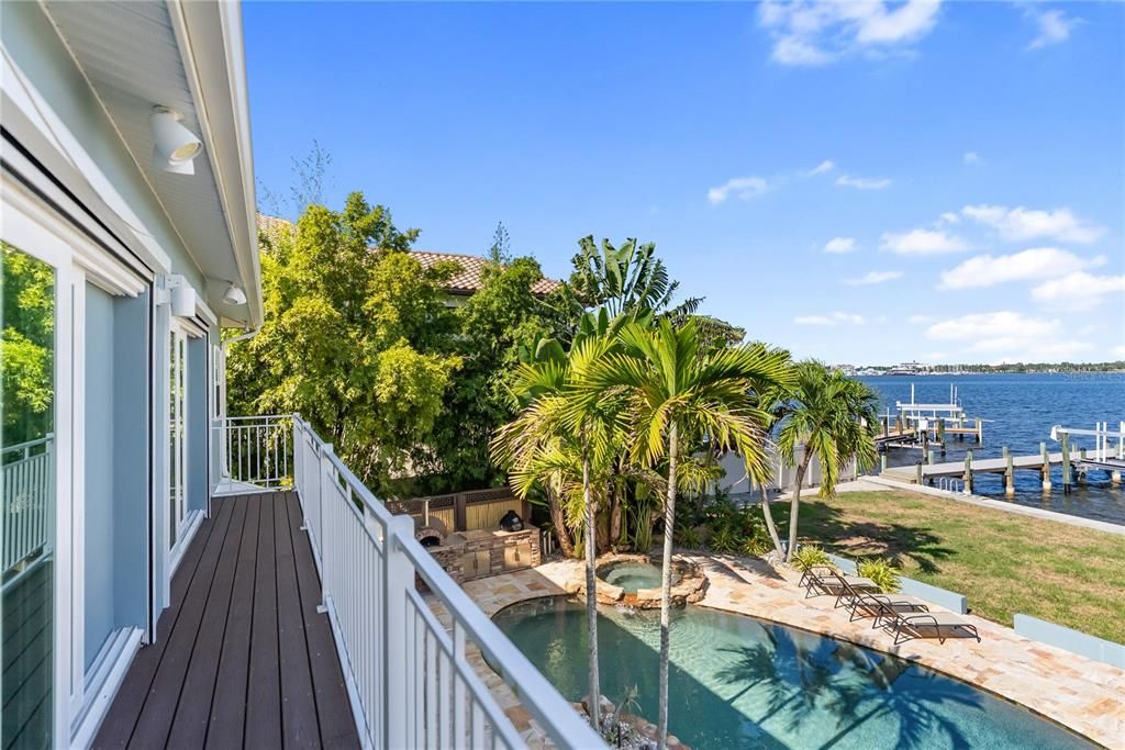 En Venta: $2,900,000 (4 camas, 3 baños, 4452 Pies cuadrados)