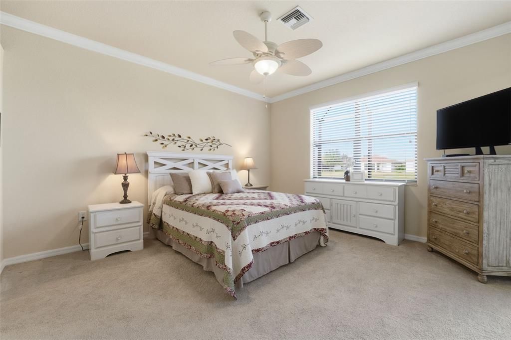 For Sale: $325,000 (2 beds, 2 baths, 1568 Square Feet)