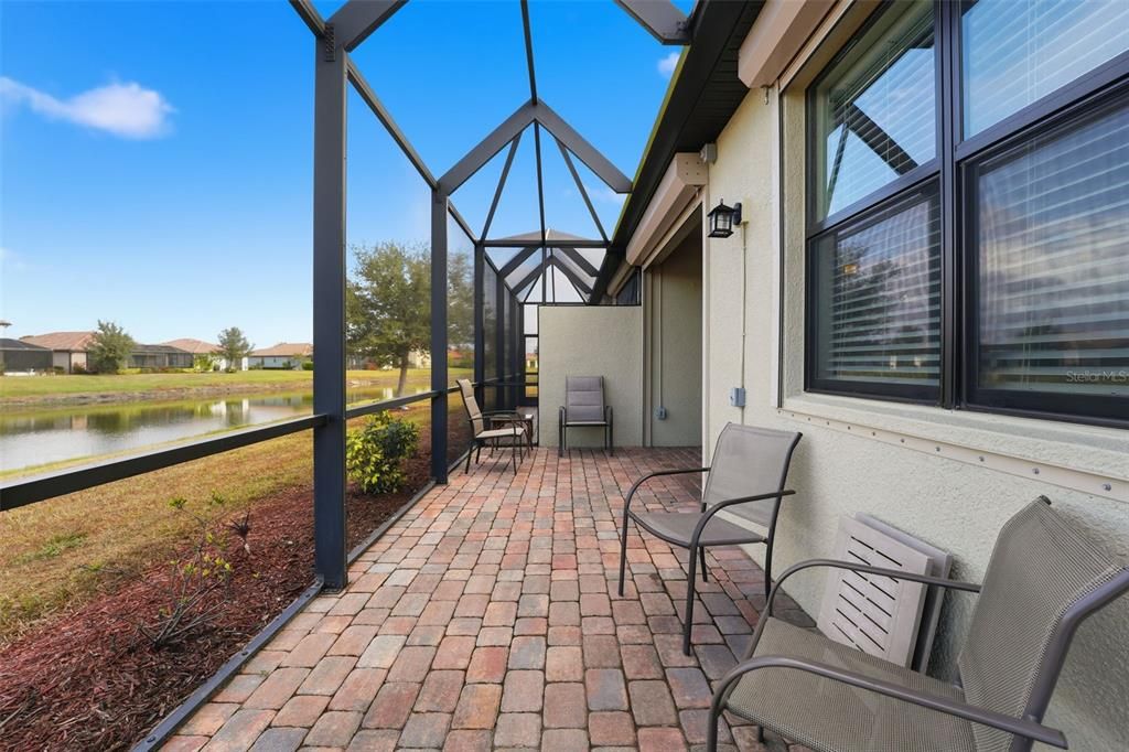 For Sale: $325,000 (2 beds, 2 baths, 1568 Square Feet)