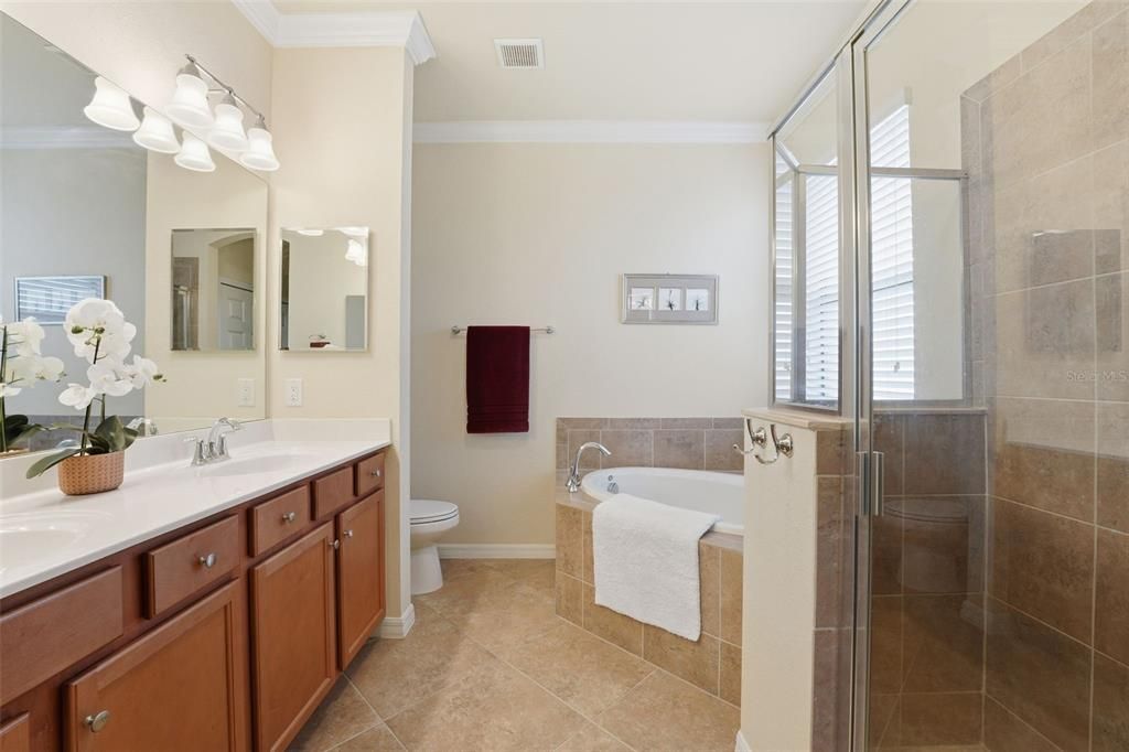 For Sale: $325,000 (2 beds, 2 baths, 1568 Square Feet)