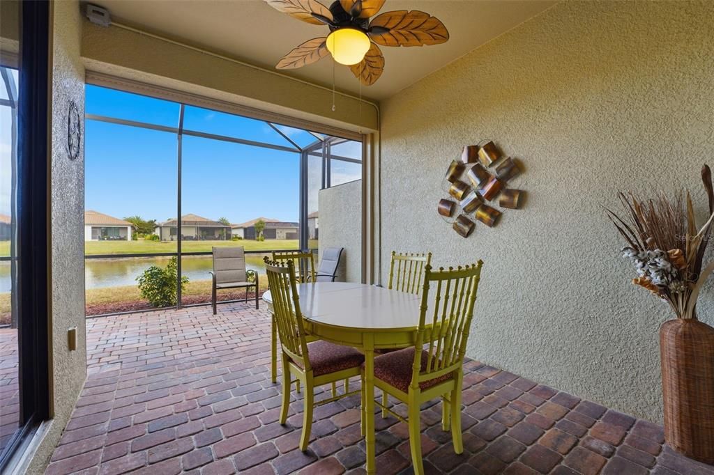 For Sale: $325,000 (2 beds, 2 baths, 1568 Square Feet)