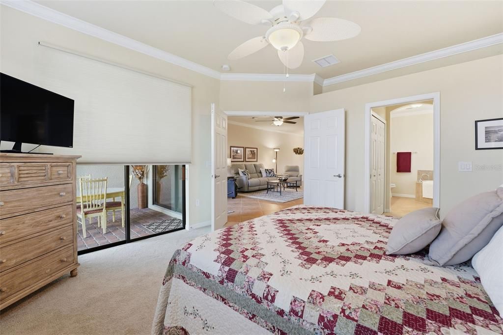 For Sale: $325,000 (2 beds, 2 baths, 1568 Square Feet)