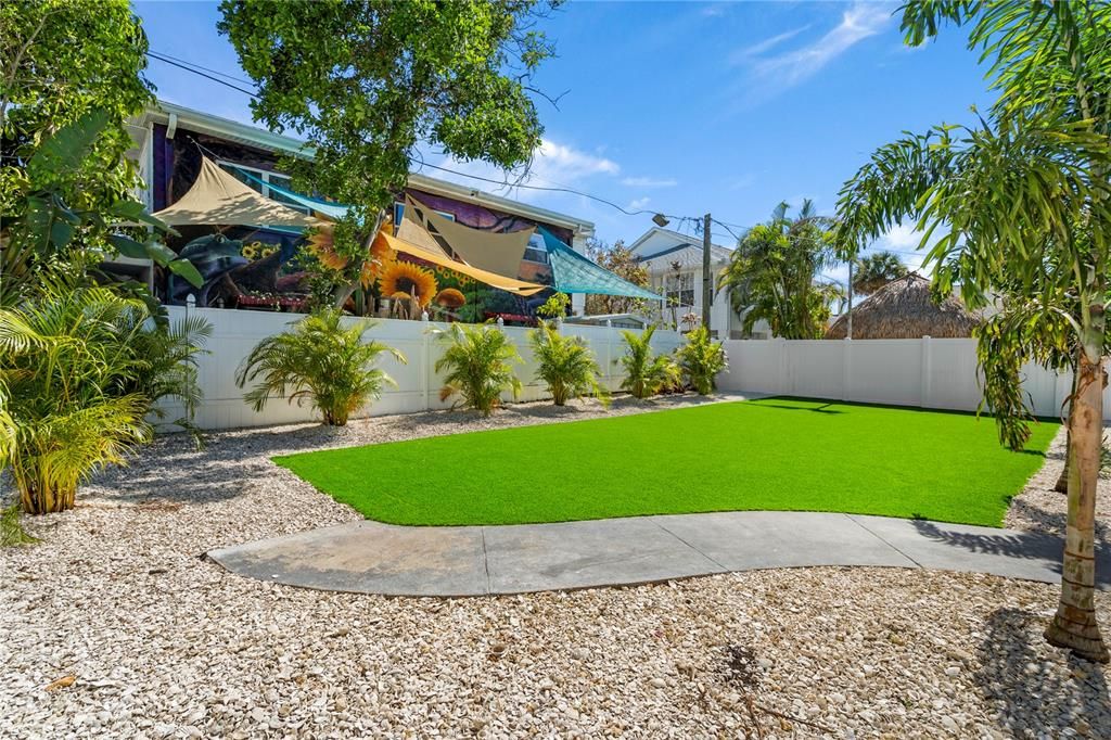 For Sale: $799,999 (3 beds, 2 baths, 1762 Square Feet)