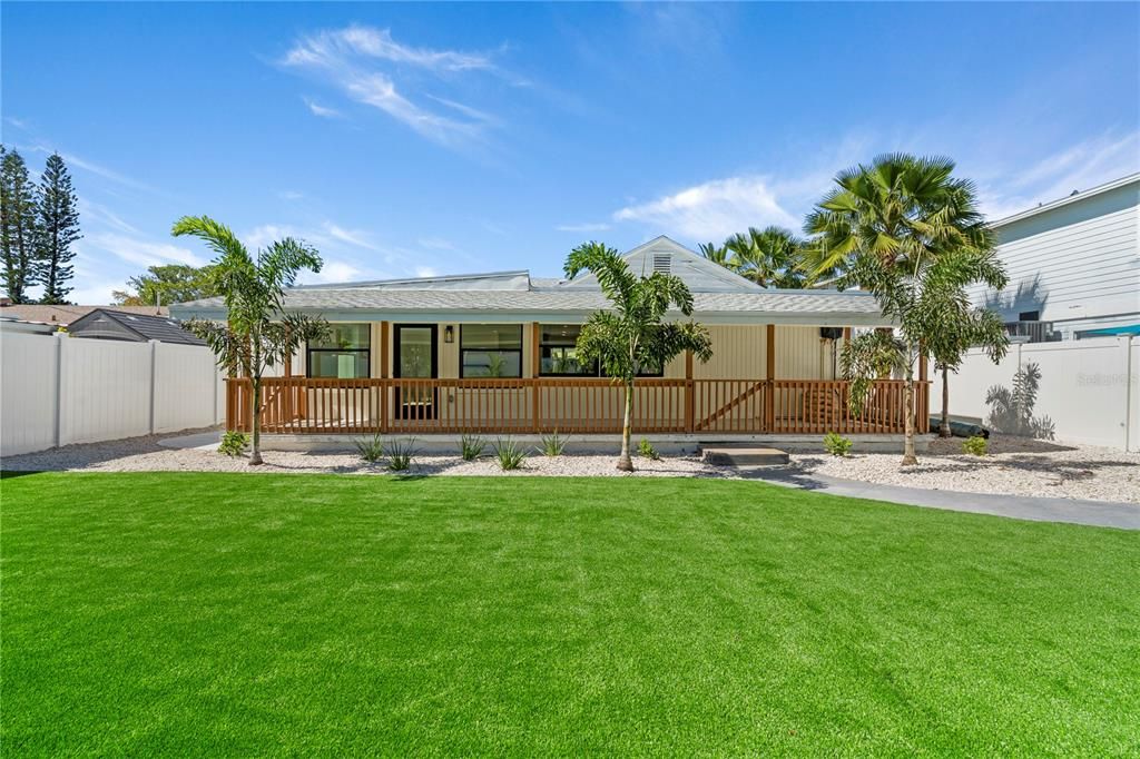 For Sale: $799,999 (3 beds, 2 baths, 1762 Square Feet)