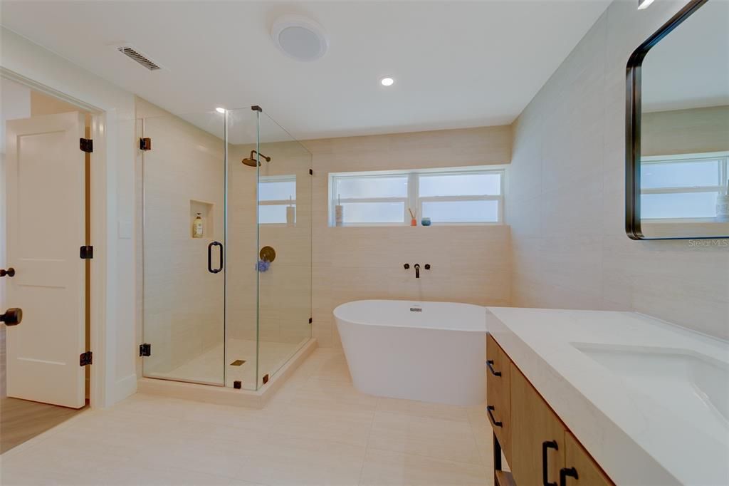 For Sale: $799,999 (3 beds, 2 baths, 1762 Square Feet)