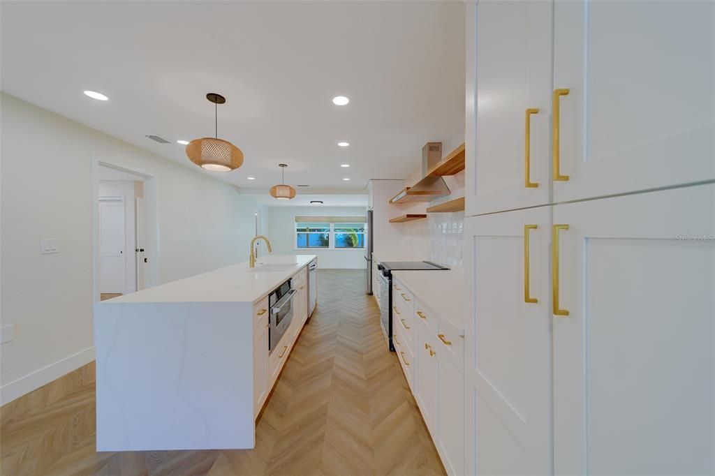 For Sale: $799,999 (3 beds, 2 baths, 1762 Square Feet)