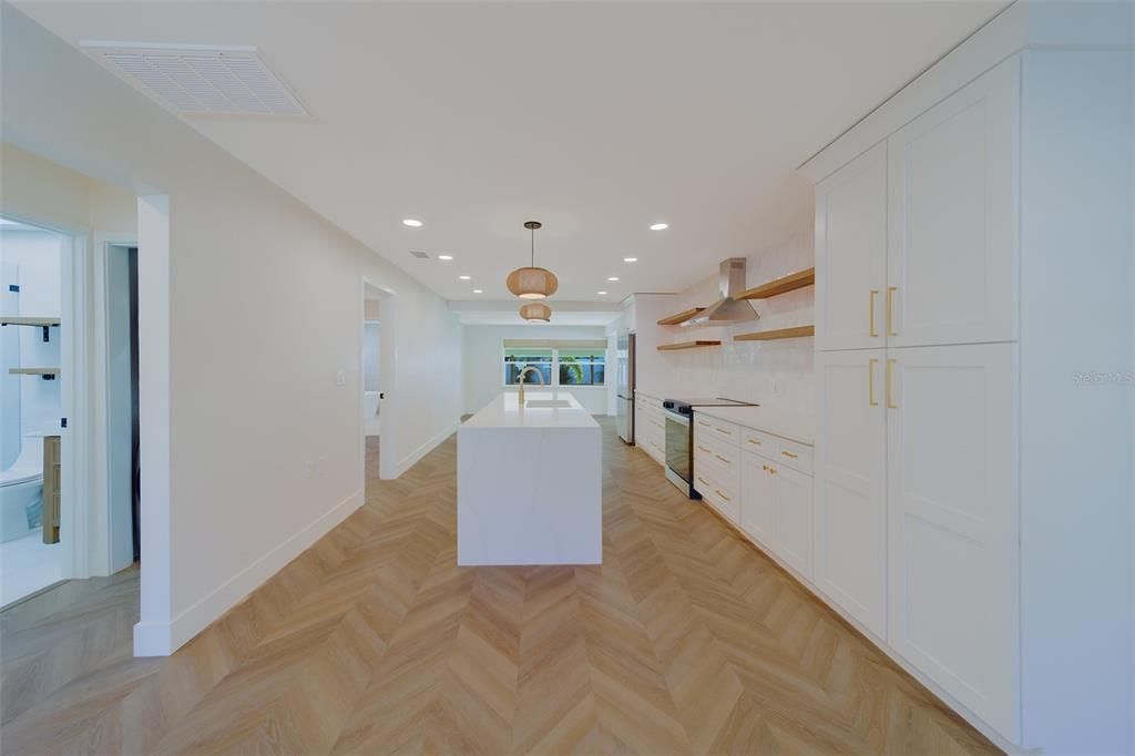 For Sale: $799,999 (3 beds, 2 baths, 1762 Square Feet)