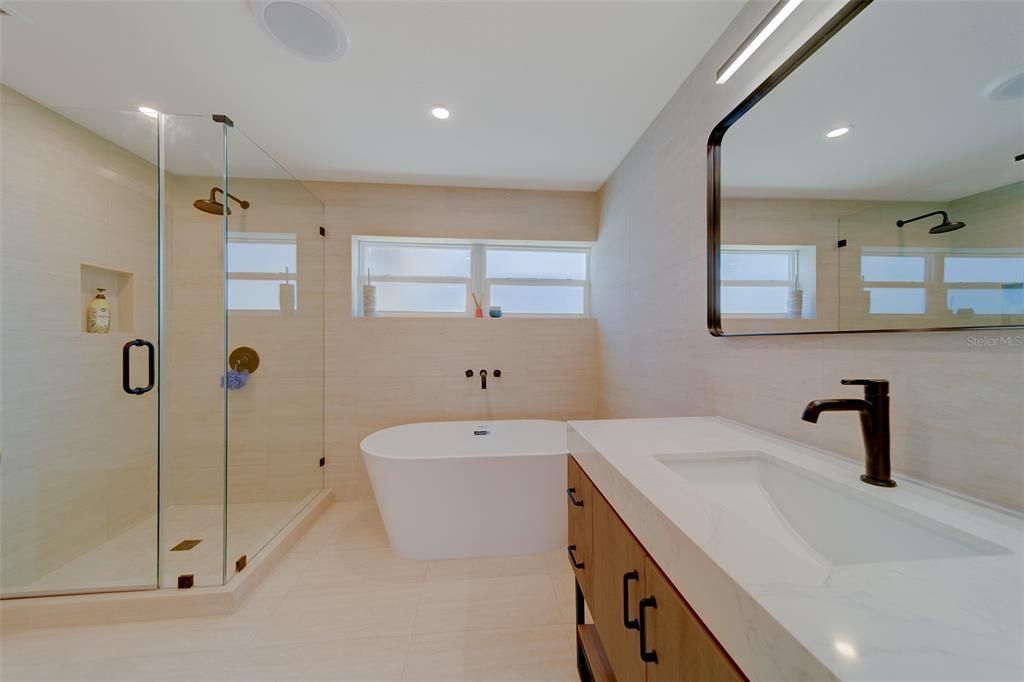 For Sale: $799,999 (3 beds, 2 baths, 1762 Square Feet)